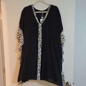 Swimsuits For All Black and White Resort V-Neck Coverup